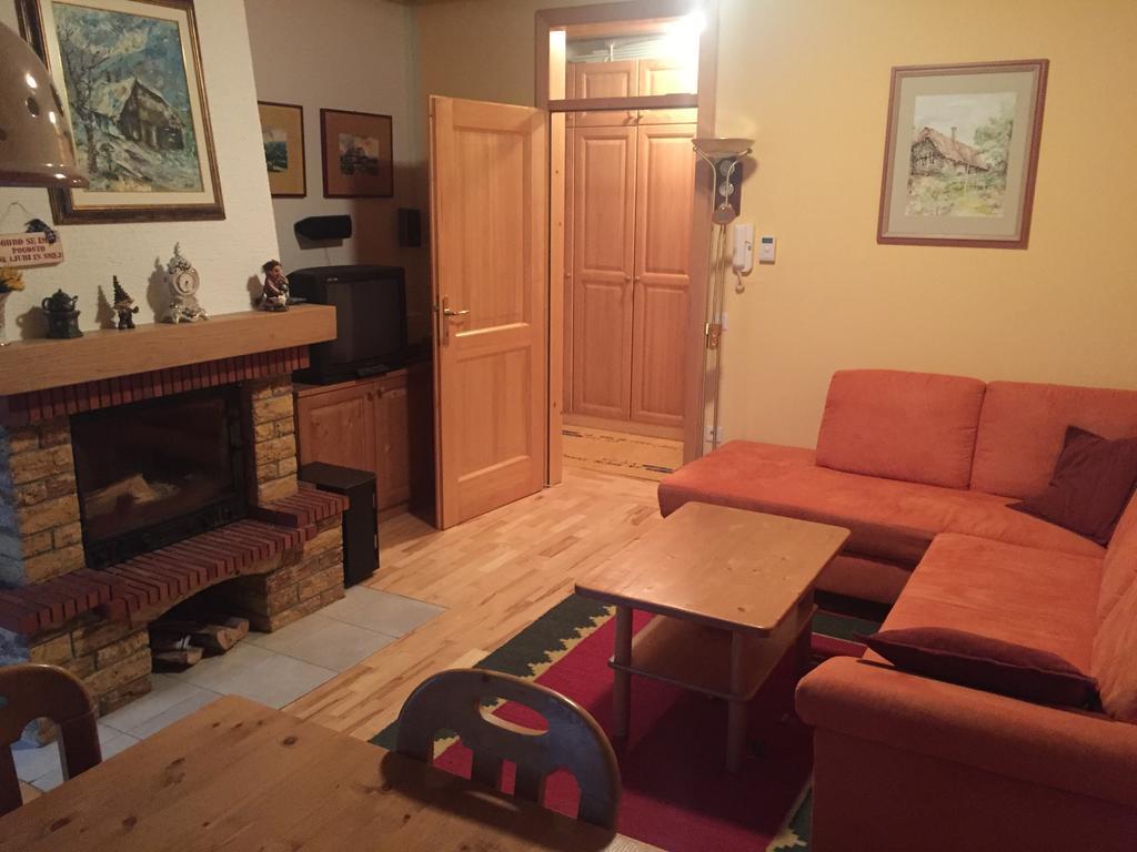 Holiday Apartment Bolfenk Hocko Pohorje Ruang foto